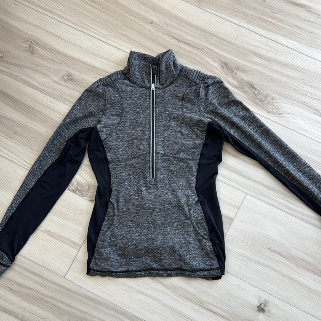 Lululemon Athletica Fitted Long Sleeve Gray And Black Tee